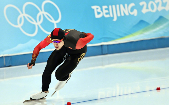 波兰选手突破自己最好成绩，获得一枚银牌