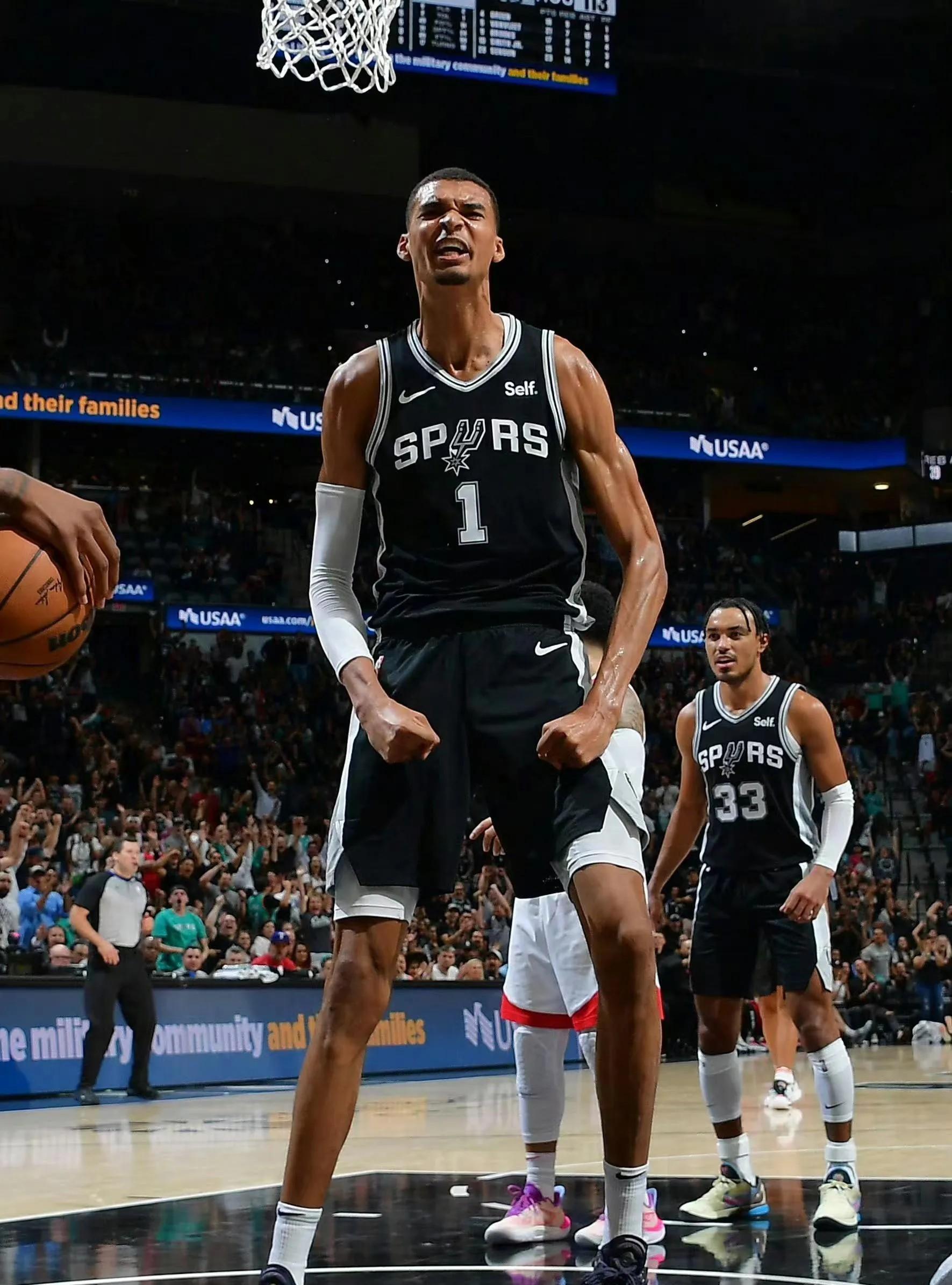 黄蜂绝杀马刺，加里纳利制霸全场