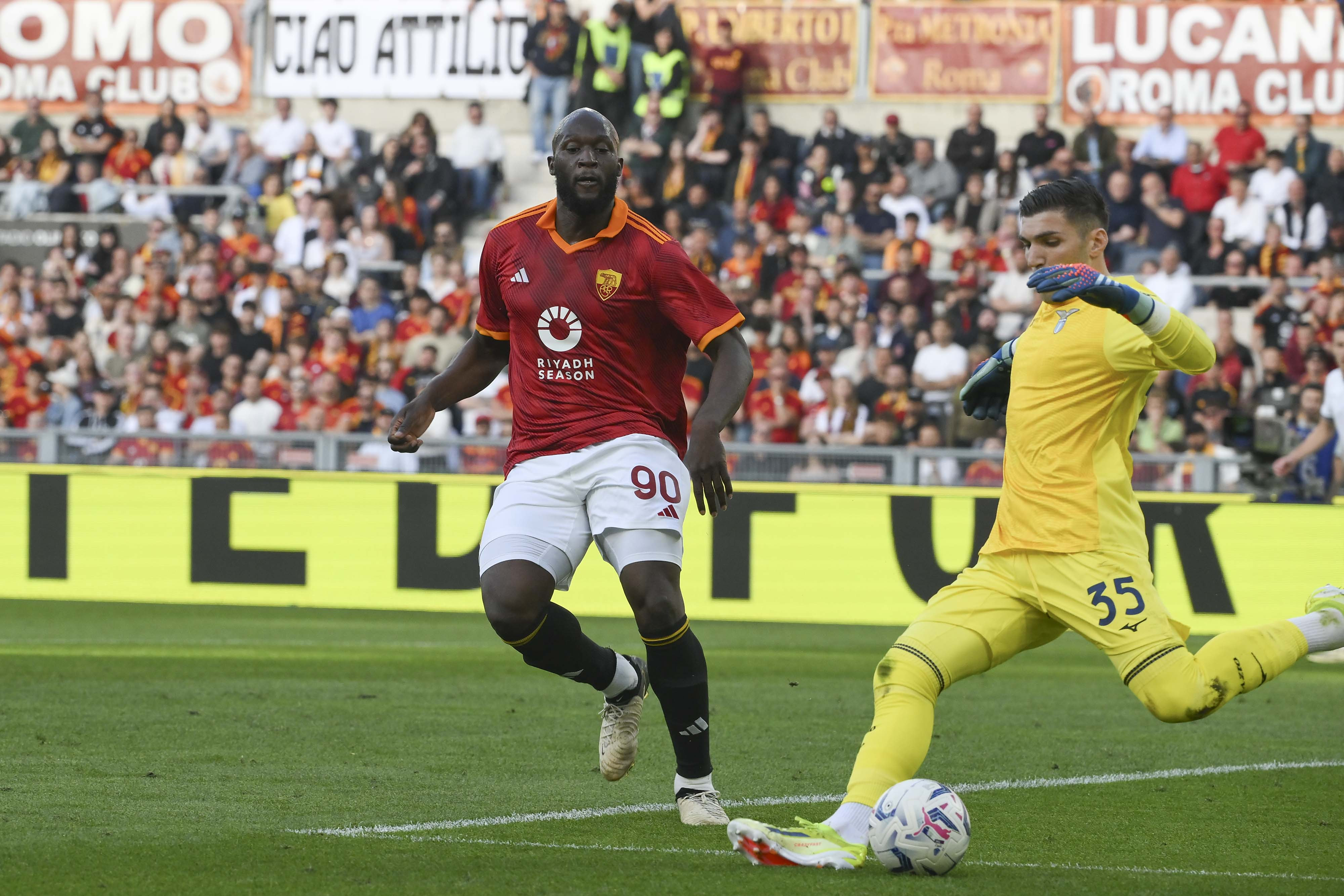 西班牙鏖战罗马,若日尼奥统治全场 西班牙鏖战罗马,若日尼奥统治全场