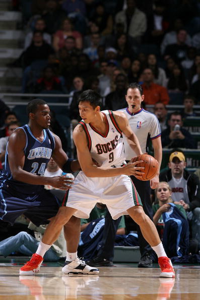 爵士险胜雄鹿,易建联刷新纪录 爵士险胜雄鹿,易建联刷新纪录