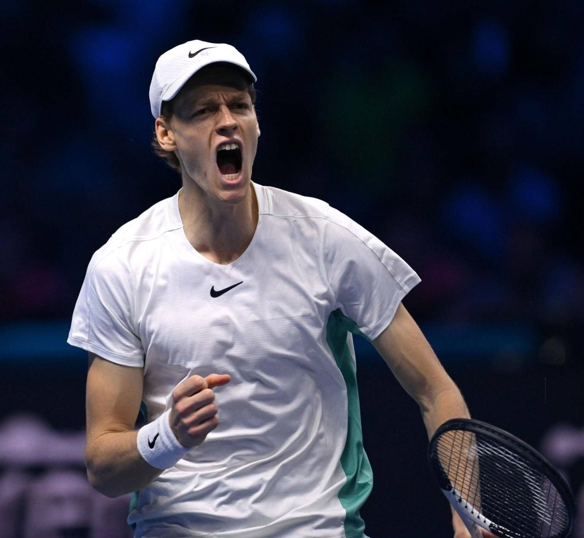 ATP总决赛逆转拉沃尔杯,辛纳关键制胜 ATP总决赛逆转拉沃尔杯,辛纳关键制胜