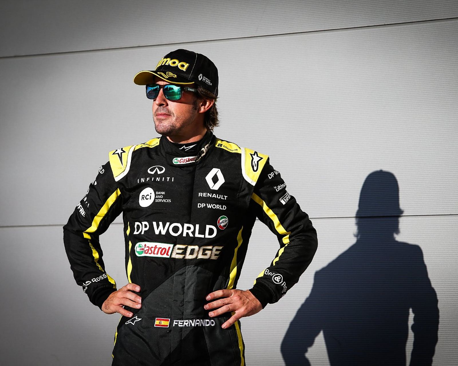 雷诺车队险胜哈斯车队，阿隆索扛起全队