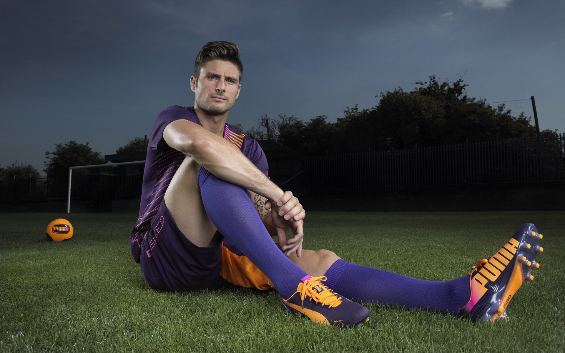 绿茵场上的双重奏，爱尔兰橄榄球的铁血意志与C罗的英超王者归来