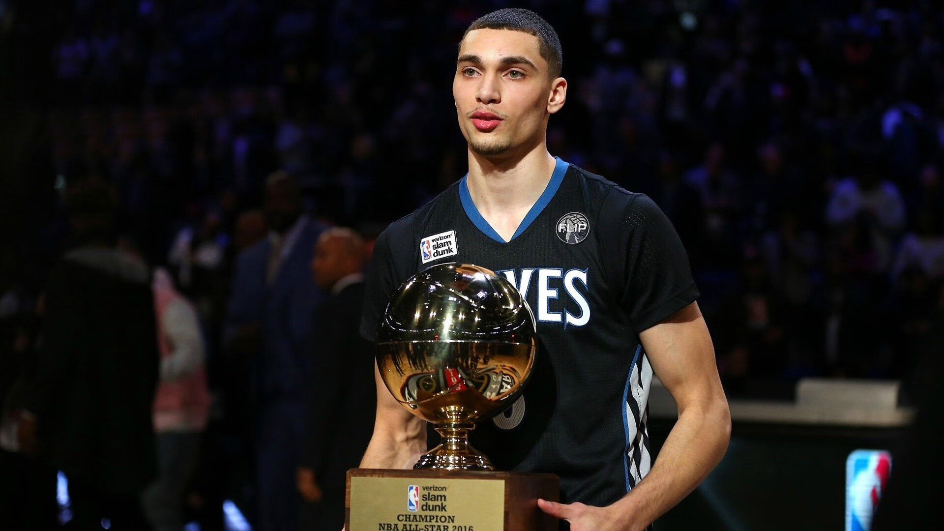 冰与火的终章，加克波爆发点燃安菲尔德，冰岛铁卫末节绝杀终结米兰神话